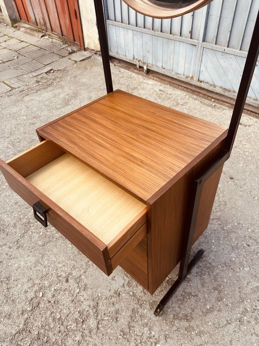 Винтидж италианска тоалетка с огледало – 70-те години