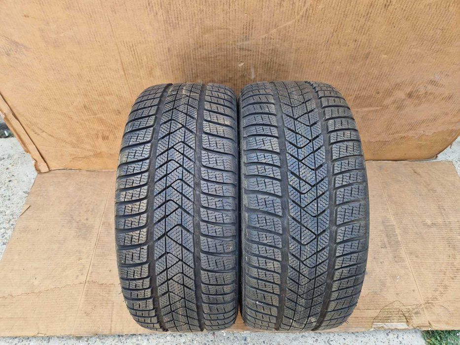 2 Pirelli R19 255/35 Зимни гуми  DOT3819