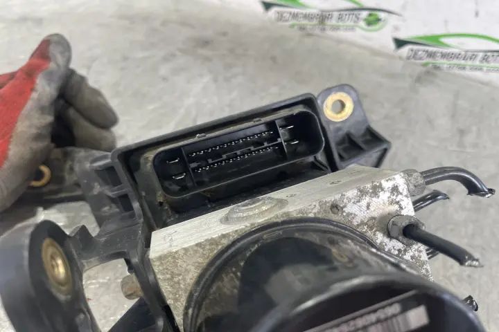 Pompa ABS 13244860 / 13 244 860 Opel Zafira 2007 1.9 CDTI MT (100 hp)