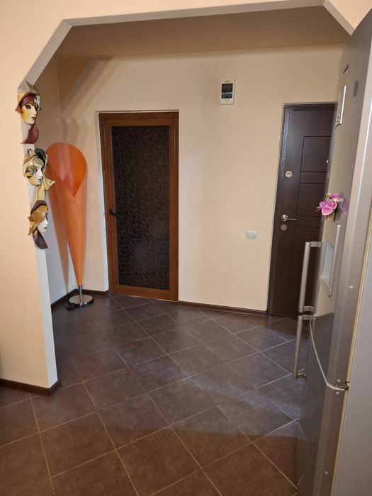 IANCA-De vanzare apartament cu 3 camere,foarte spatios,80 mp,etaj 1