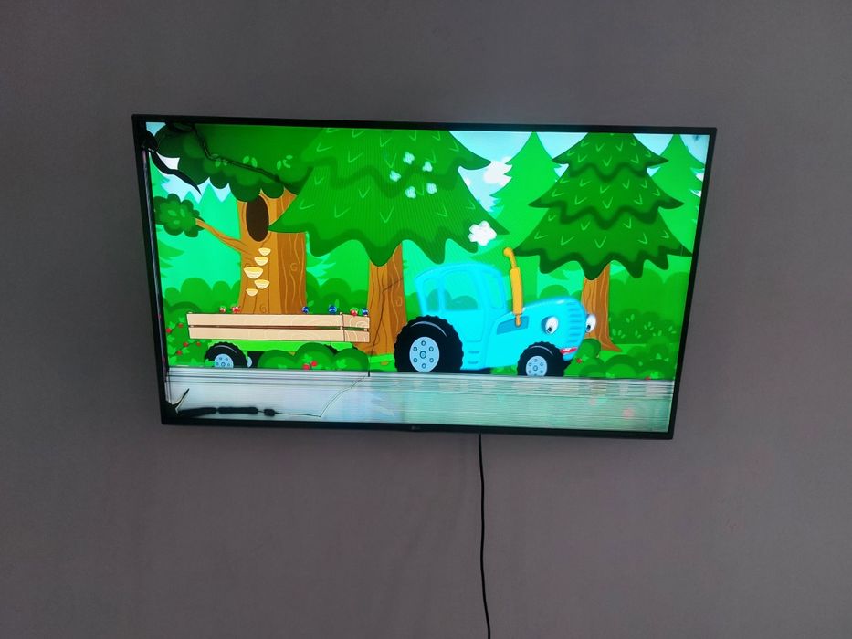 Продам телевизор элджей смарт