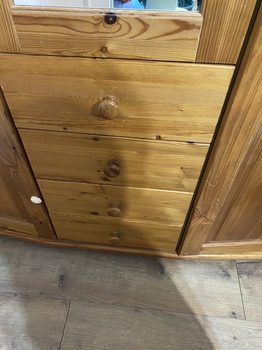 Vand  mobila living/ dormitor