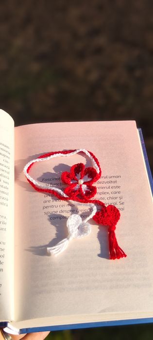 Martisor HANDMADE semn de carte