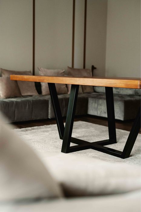 Masă din lemn masiv