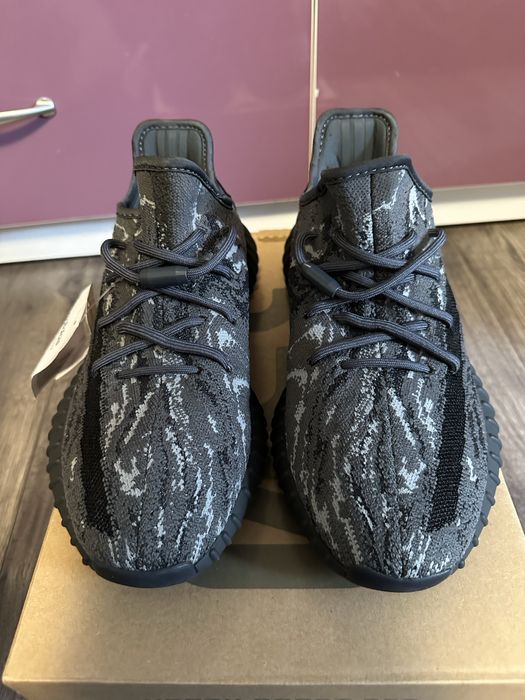 Yeezy boost 350v2 Dark Salt