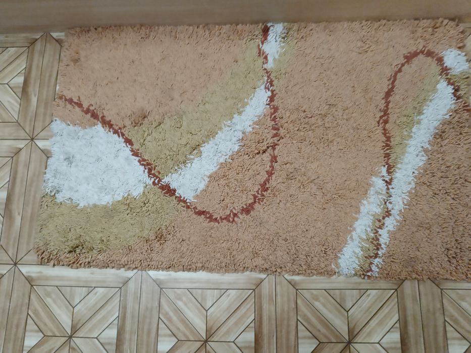 Коврики прикроватные.после химчистки.красивые  и уютные .два  коврика