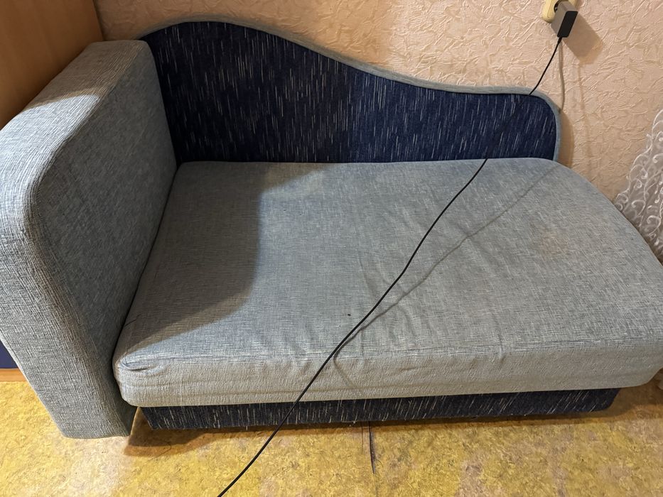 Отдам диванчик бесплатно