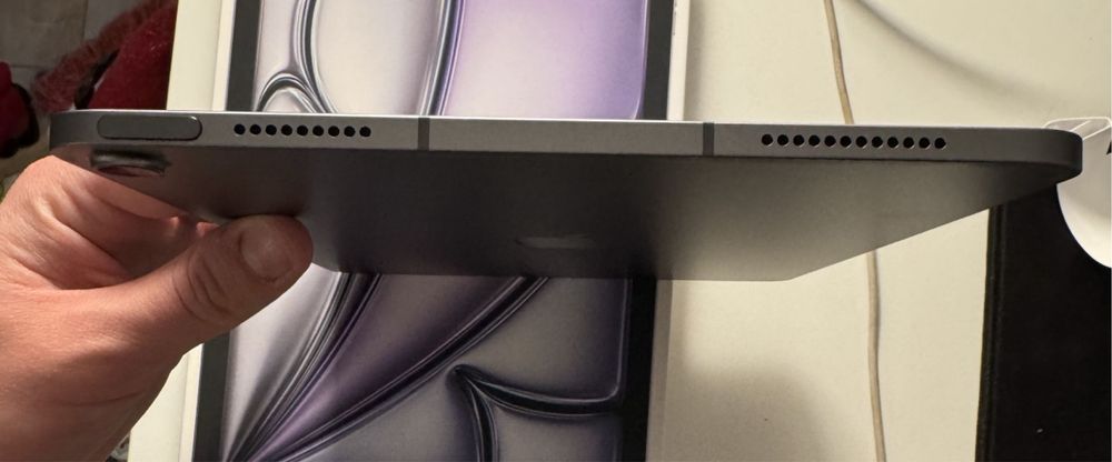 iPad Air 11 inch • M2 • 98% Bateria • ca NOUA cu Garantie