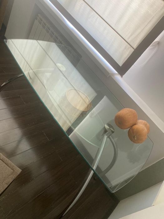 Стол стеклянный прочный