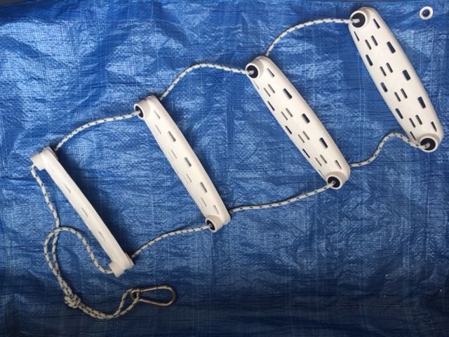 Надуваема лодка с твърдо дъно Yamaha 240S и двигател Yamaha F2,5A