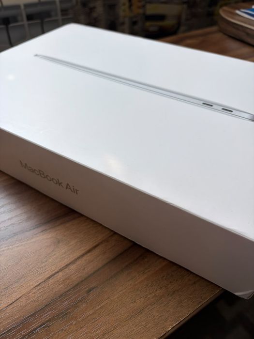 Продам  MacBook Air