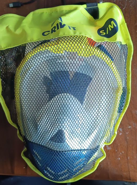 Vând mască de snorkeling nouă!