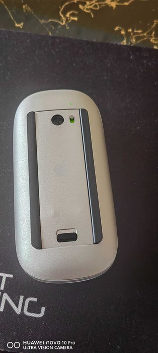 Продавам мишка блутут на Apple