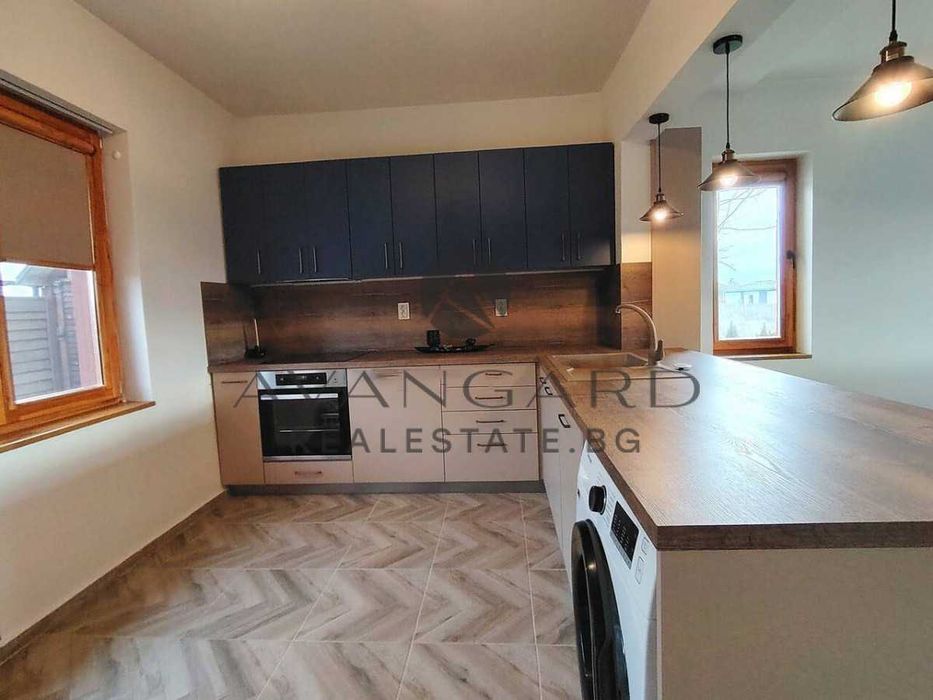 оф.25077 Самостоятелна къща в с. Скутаре