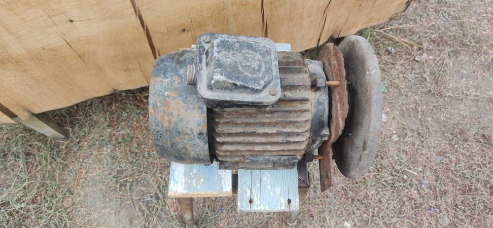 электродвигатель