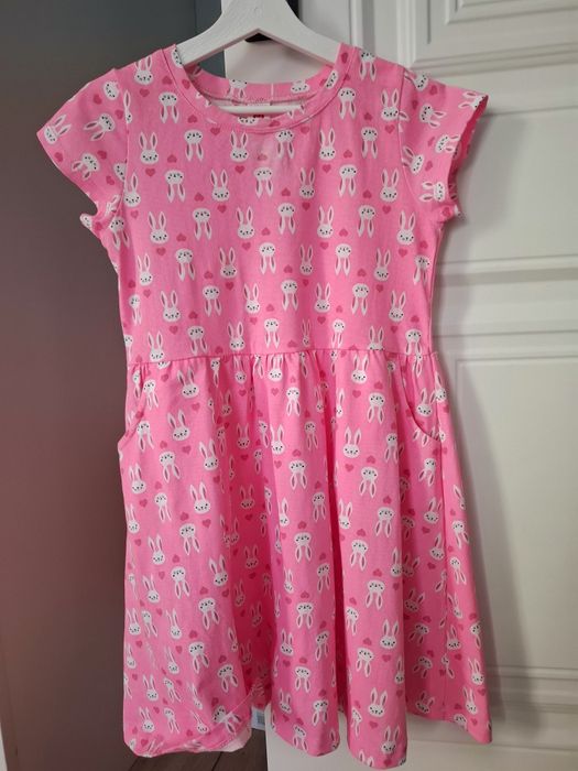Платье для девочек от бренда H&M 122-128 раз.