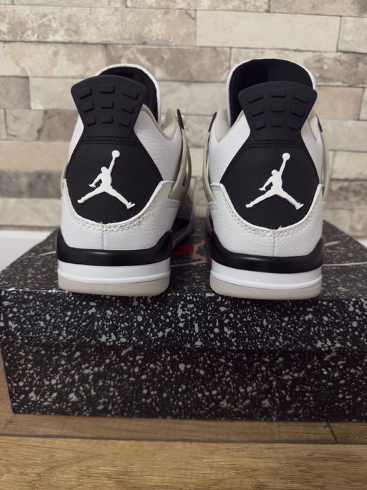 Jordan 4 military black