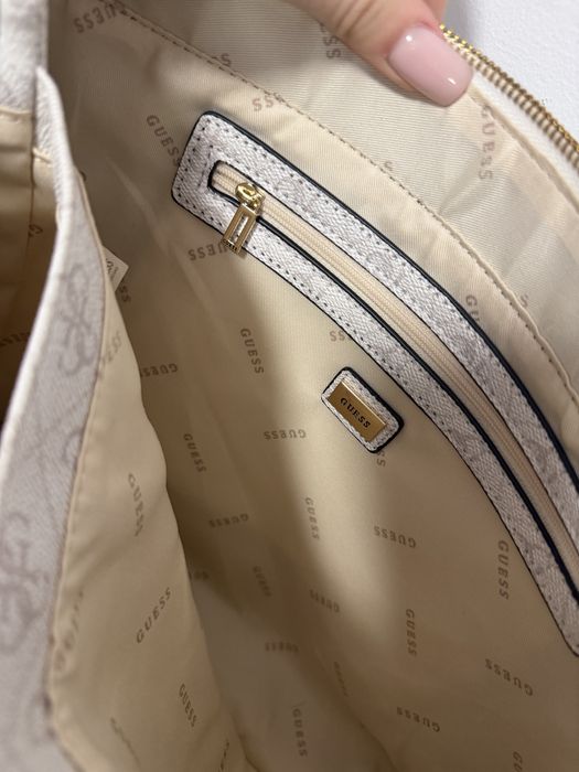 Чисто нова чанта guess с етикет