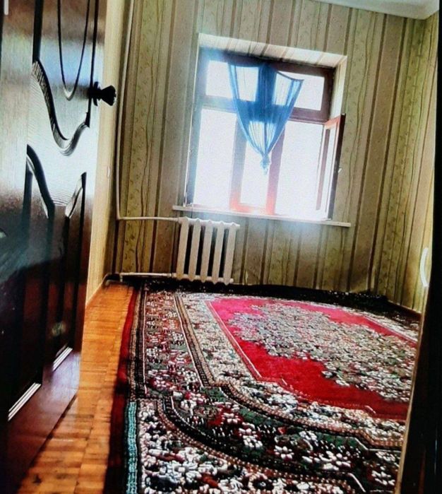 Чиланзар 20.  2 х комнатная 1,5 х 6 балкон.  Срочно