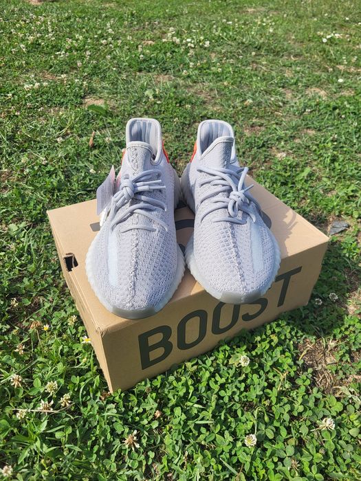 Yeezy 350 V2 Boost RedTail ( gri + rosu )