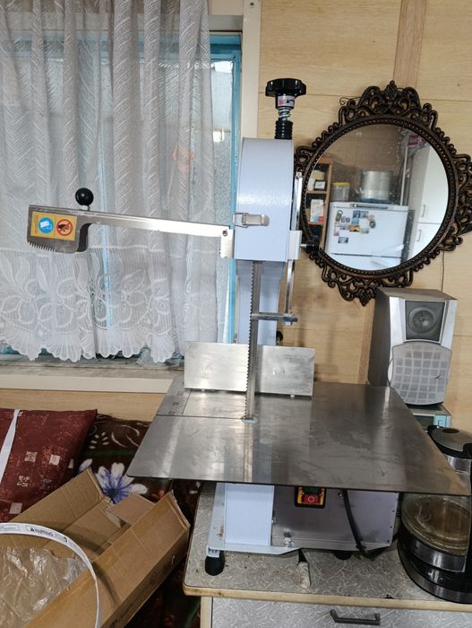 Продам станок для резки костей модель QG-250.
