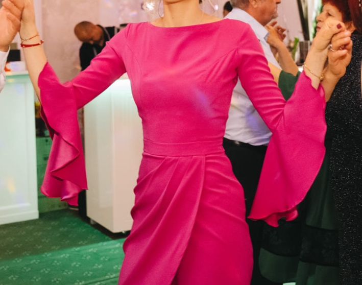 Rochie purtata, realizata pe comanda