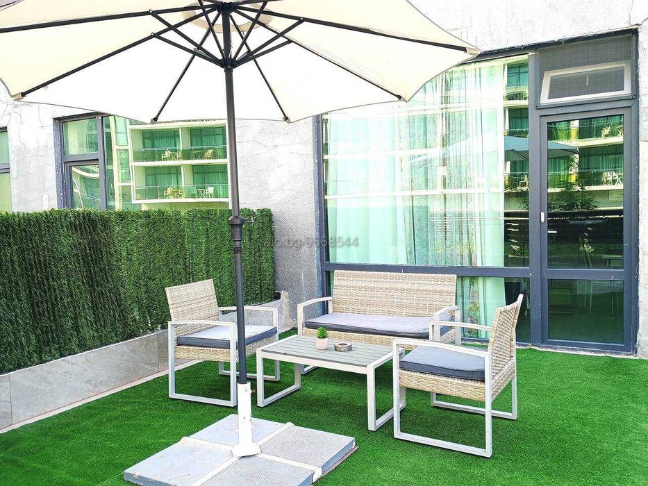 Слънчев браг,Апартамент със собствена веранда, до плажа и  с басейн