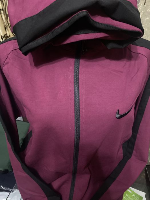 Compleu de dama , culoarea bordo.