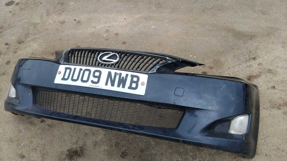 Bara fata Lexus an 2009