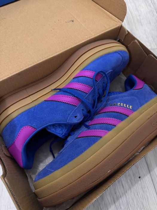 Продам кроссовки Adidas Gazelle Bold