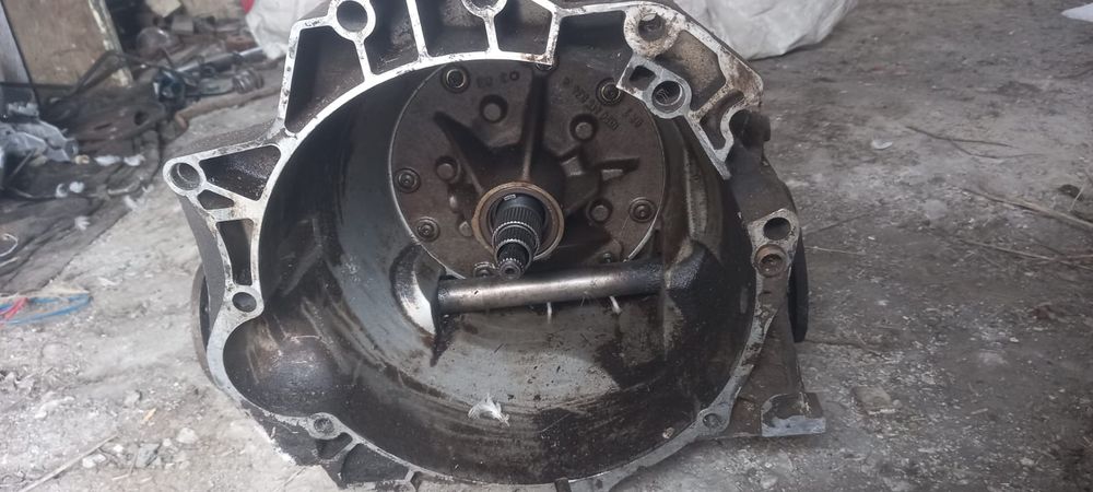 Продам коробку автомат с ауди100  на разбор