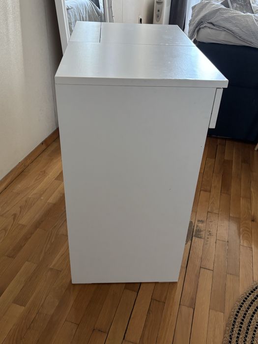 Бяла тоалетка IKEA