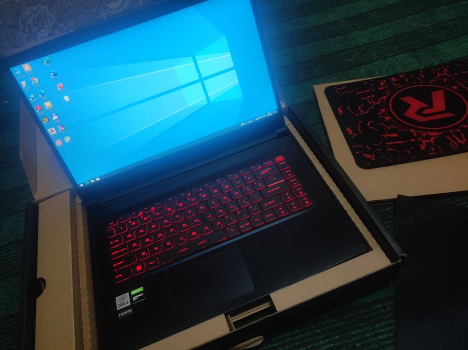 Noutbuk yangi karobka