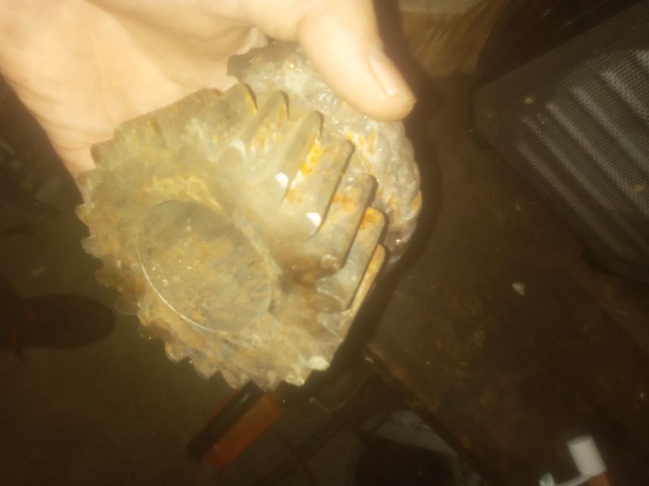 Продам  шестёрки  КБ кран