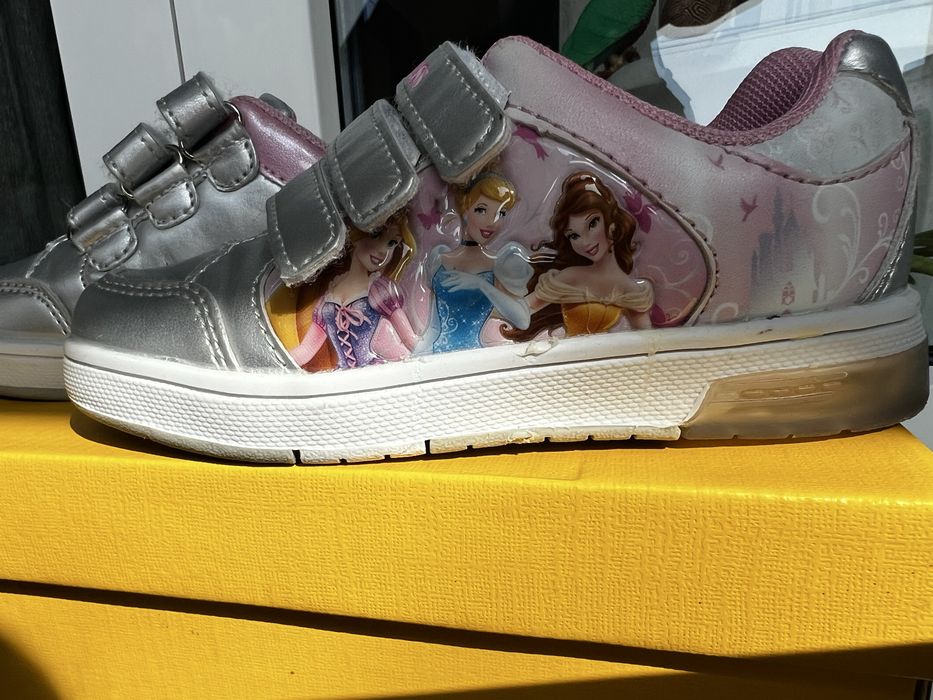 Ботиночки полусапожки ,кроссовки  для девочки