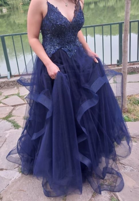Тъмносиня бална рокля