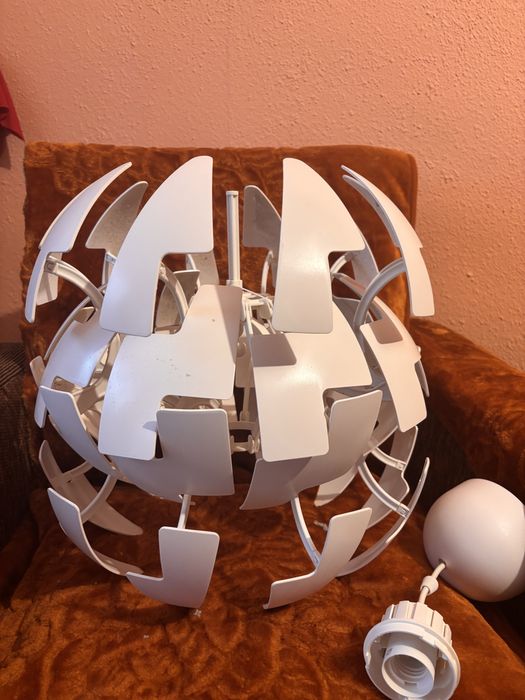 Lustra IKEA in forma de glob ALBA, extensibila