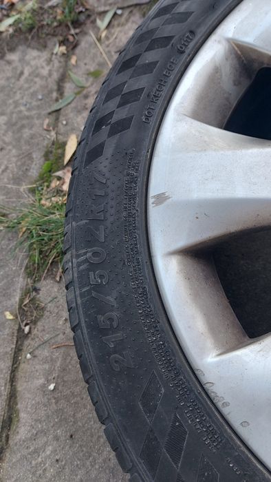 4 бр. летни гуми 215/50 R17 с алуминиеви джанти – комплект