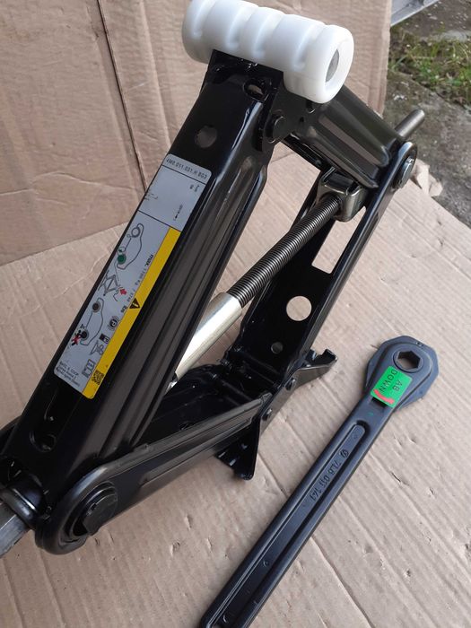 Cric AUDI Q8, Q7, VW Touareg,PORSCHE Cayenne