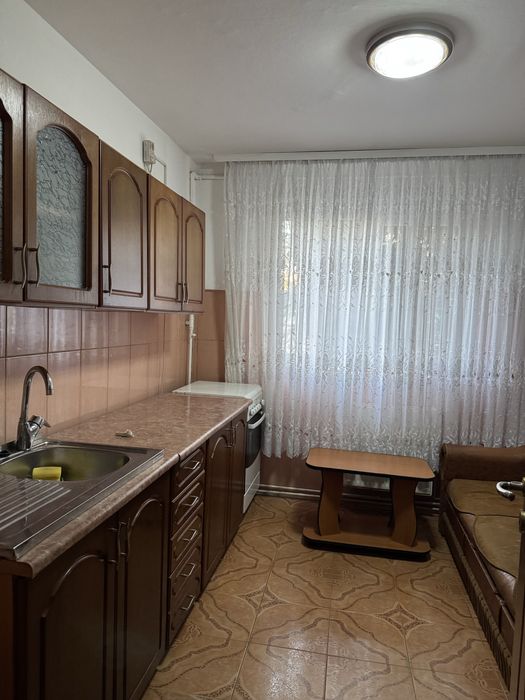 Inchiriez apartament 2 camere   Trgoviste micro 111