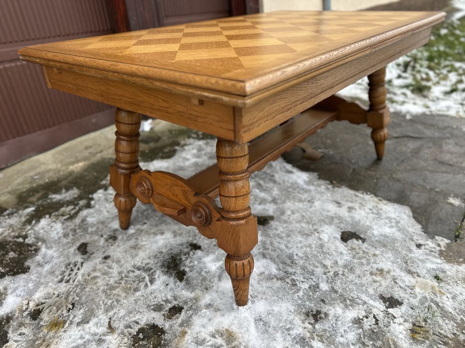 Разтегателна трапезна маса – класически стил