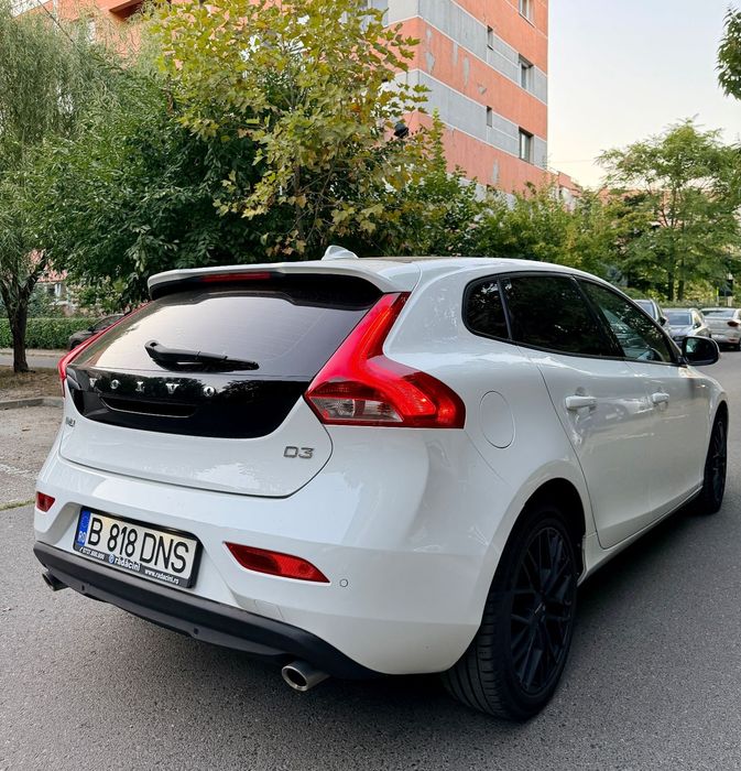 Volvo V40 Volvo V40, D3, 150 cai Bucuresti Sectorul 6 • OLX.ro