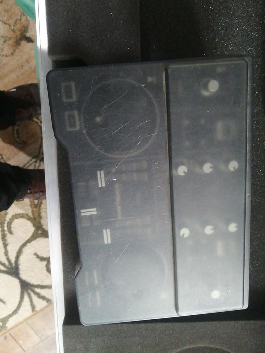 Consola dj Hercules MP3 e2