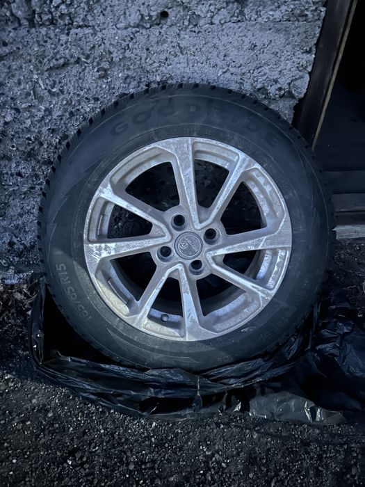 Продам резину р15 на ваз
