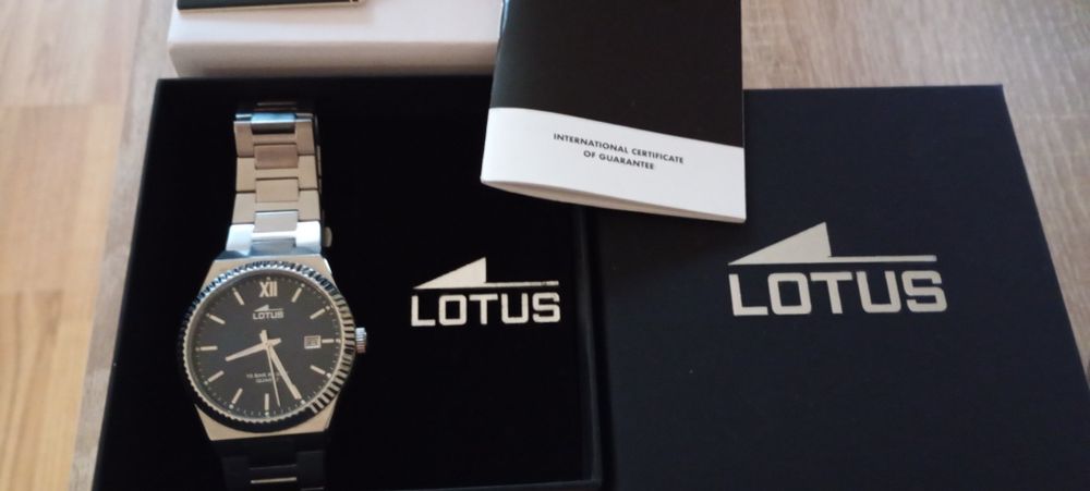Мъжки часовник Lotus