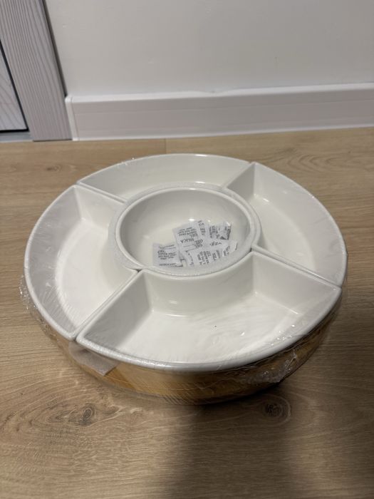 Поднос за сервиране с комплект купички за разядки/ плато