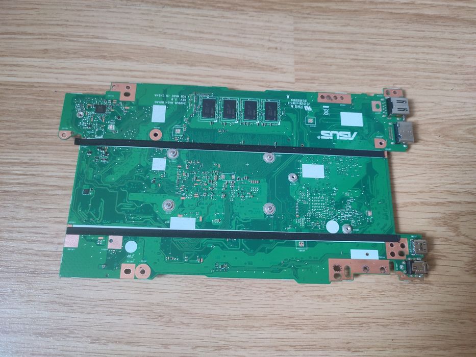 Placa de baza Asus R521U - i3-7020u / 4Gb Ram