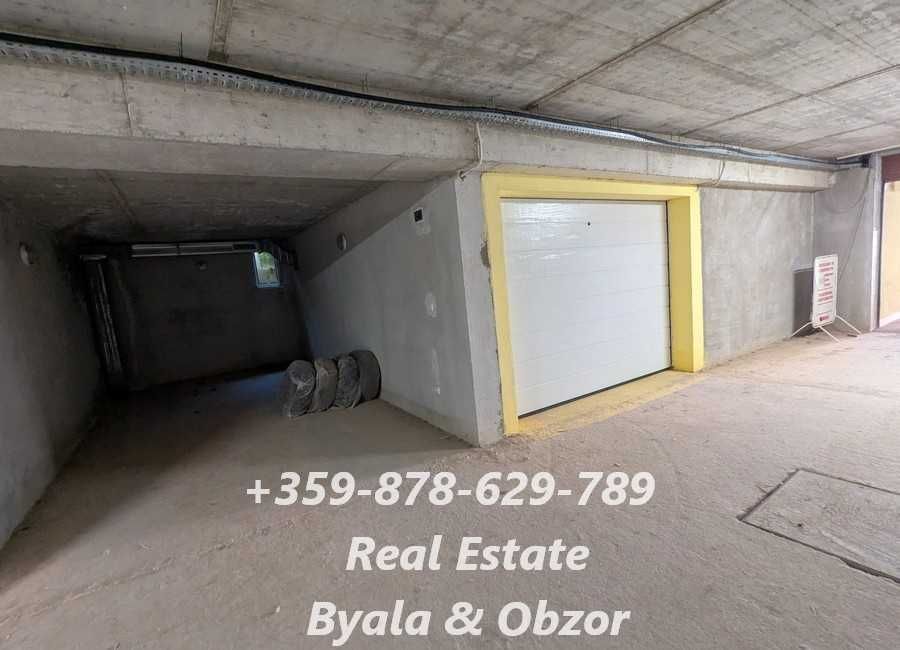 Продава се Тристаен апартамент в Бяла - 140 кв.м за 822 €/кв.м - Снимка #18