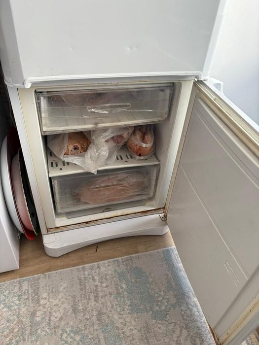 Холодильник индесит