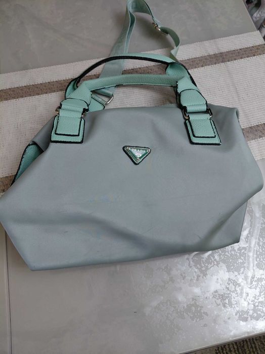 Vand geanta prada